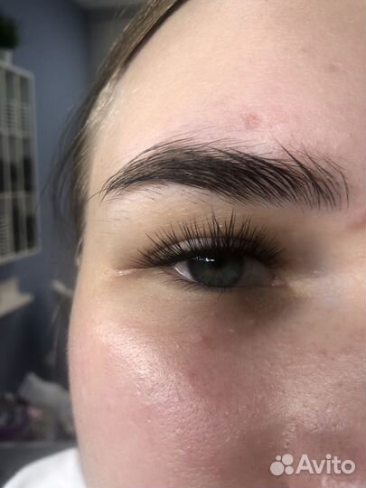 Модель на наращивание ресниц
