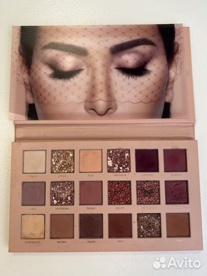 Палитра теней huda beauty nude оригинал