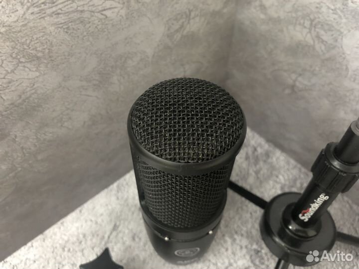 Микрофон студийный AKG P120