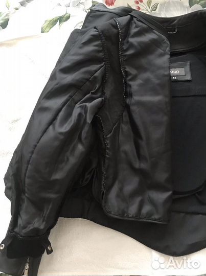 Мотокуртка женская