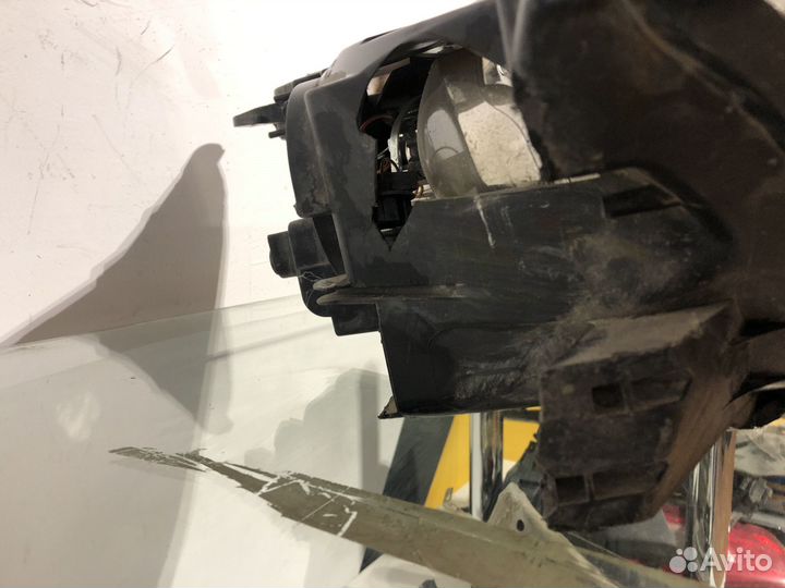 Фара левая citroen c4 битая
