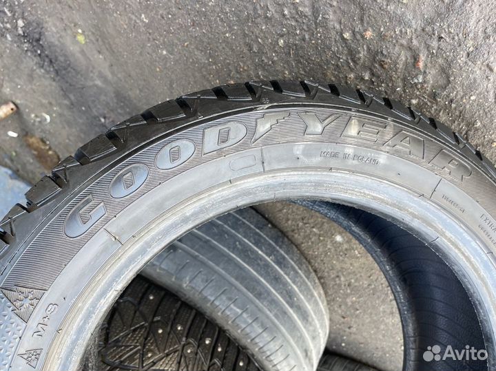 Goodyear Ultragrip 600 205/55 R16 94T