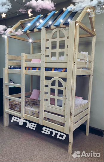 Двухъярусная кровать домик с окошками