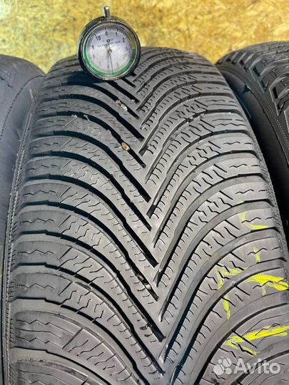 Michelin Alpin 5 215/65 R17