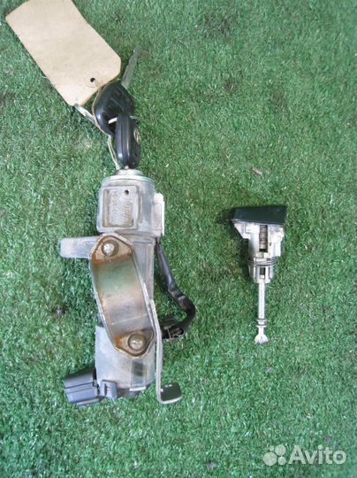 Замок зажигания Toyota Avensis T25 2006