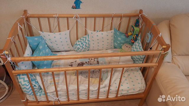 Детская кроватка с матрасом