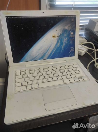 Apple MacBook