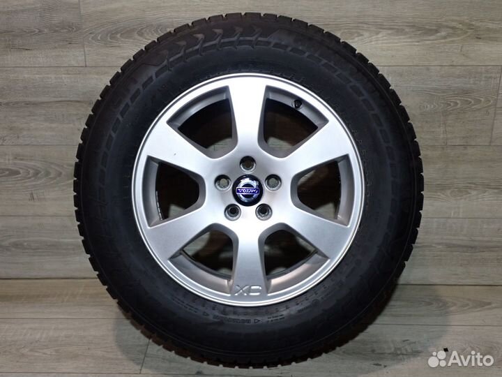 Комплект оригинальных R17 колес Вольво хс60 зима