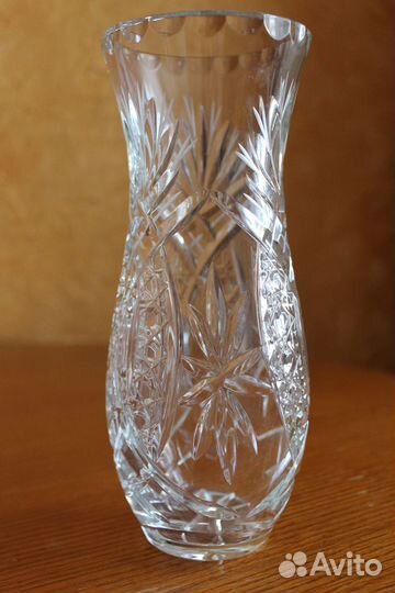 Подсвечники-подковы и вазы хрустальные