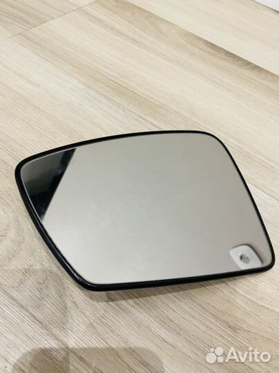 Зеркальный элемент лада гранта