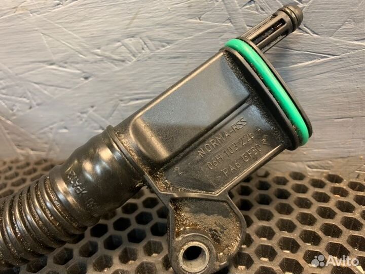 Трубка вентиляции Audi А4 B7 BWE 2008