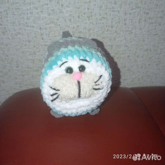 Вязаный кот-батон