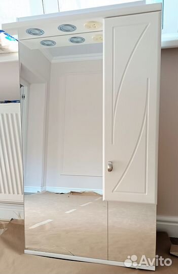 Зеркало-шкафчик для ванной б/у