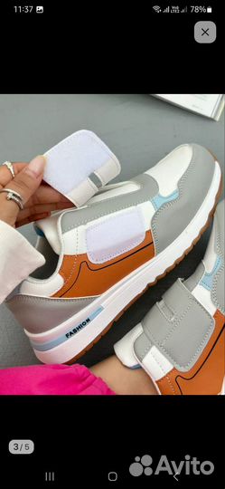 Кроссовки женские новые