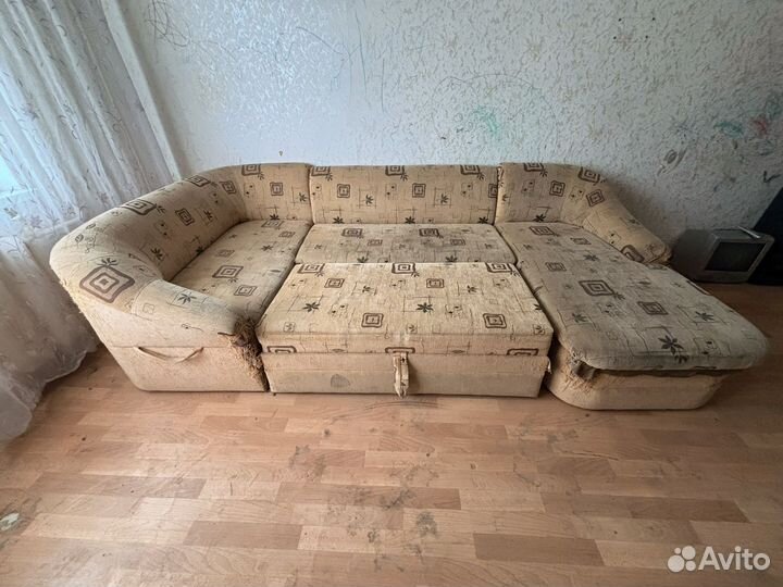 Большой угловой диван раскладной бу