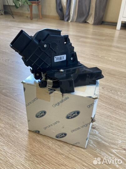 Замок передней левой двери Ford 4 896 707 оригинал