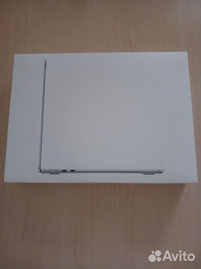Коробка от MacBook Air