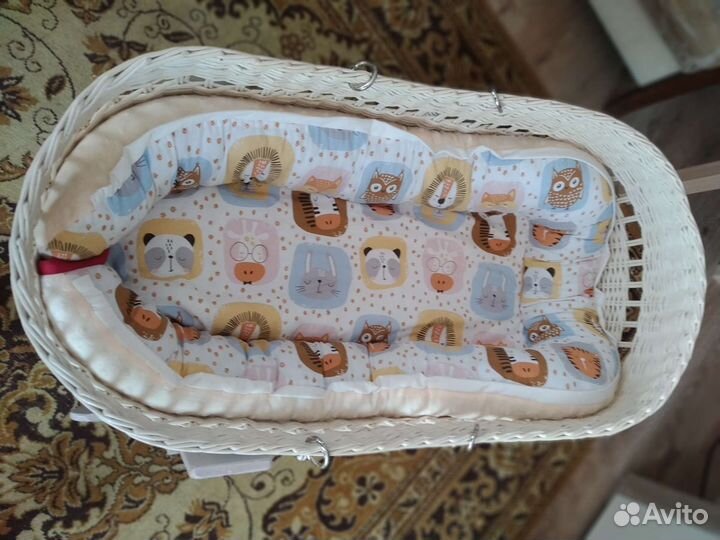 Плетеная люлька для новорожденного