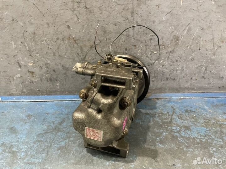 Компрессор кондиционера Mazda Demio DY