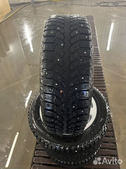 Bridgestone Blizzak Spike-01 195/60 R15 88T