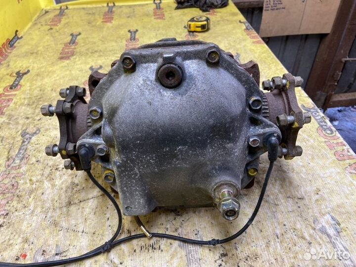 Редуктор Nissan Elgrand E51 VQ35 2010