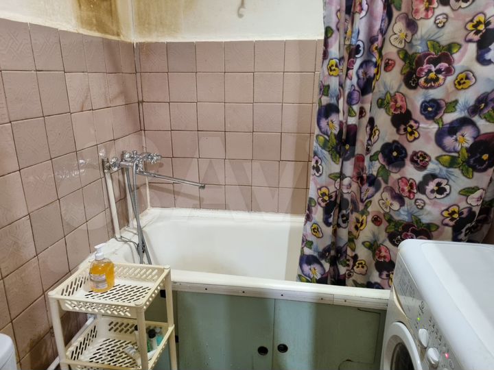 2-к. квартира, 42 м², 3/3 эт.