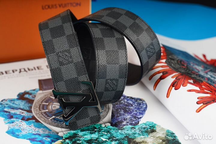 Ремень двухсторонний Louis Vuitton Шоу -рум