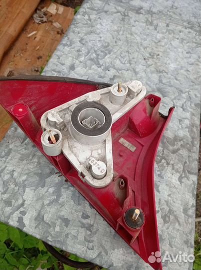 Фонарь задний ford focus 1