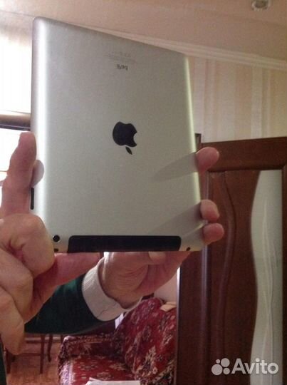 Планшет Apple iPad (4-е поколение) WiFi 16 GB