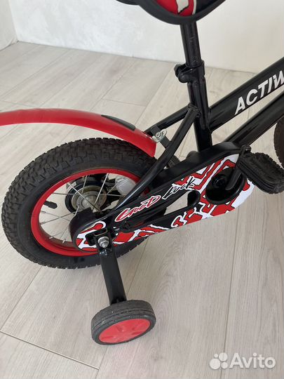 Детский велосипед четырехколесный 12