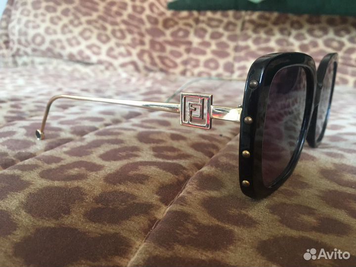 Солнцезащитные очки женские