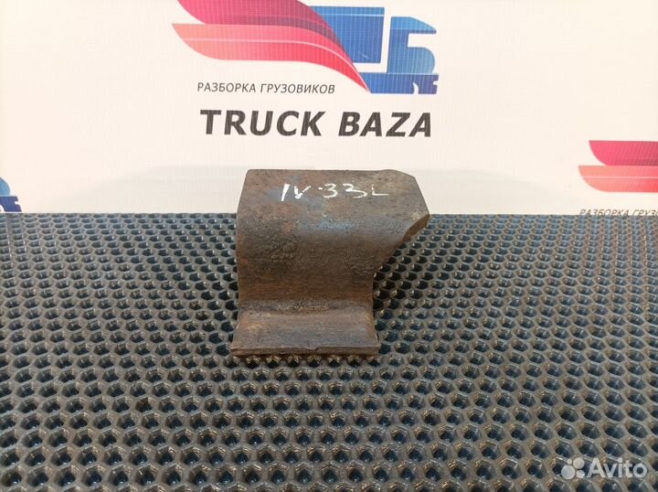 8135746 Проставка рессоры передней