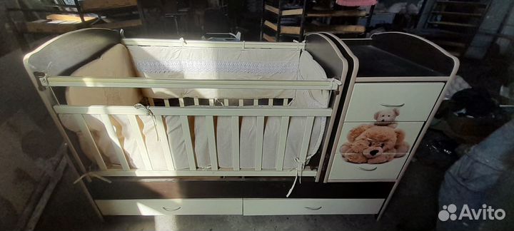 Детская кровать -качалька с пеленальный стол-комод