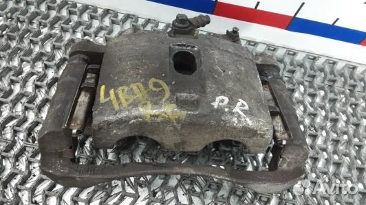 Суппорт тормозной передний правый cadillac escalad