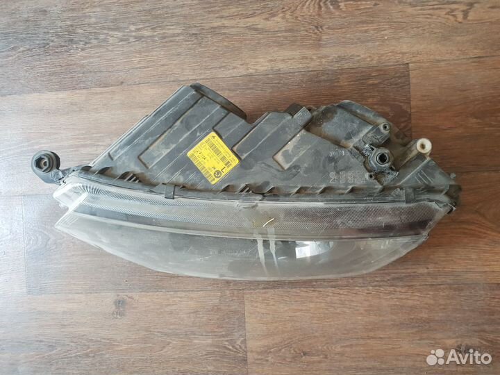 Фара передняя правая на skoda octavia a7