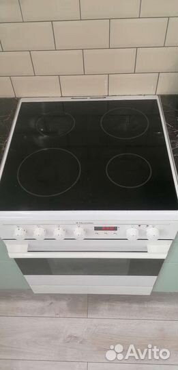 Плита электрическая стеклокерамика electrolux