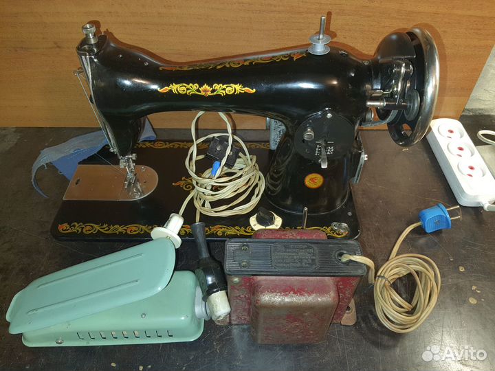 Швейная машина Подольск 2м с эл. двигателем