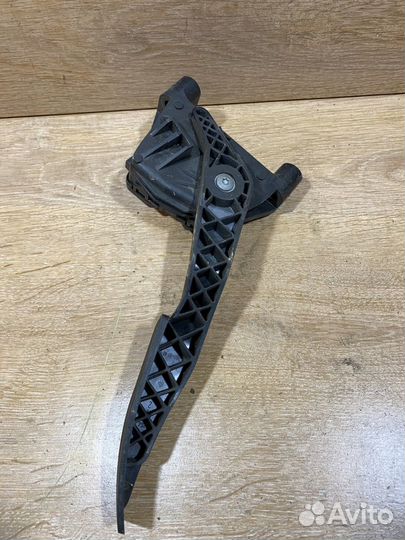 Педаль газа Opel Astra H 300931