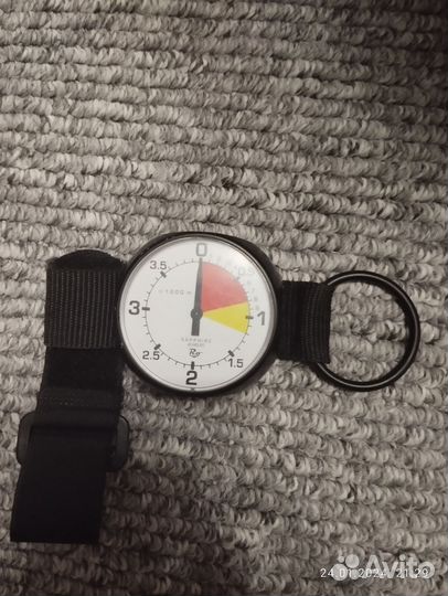 Высотомер парашютный