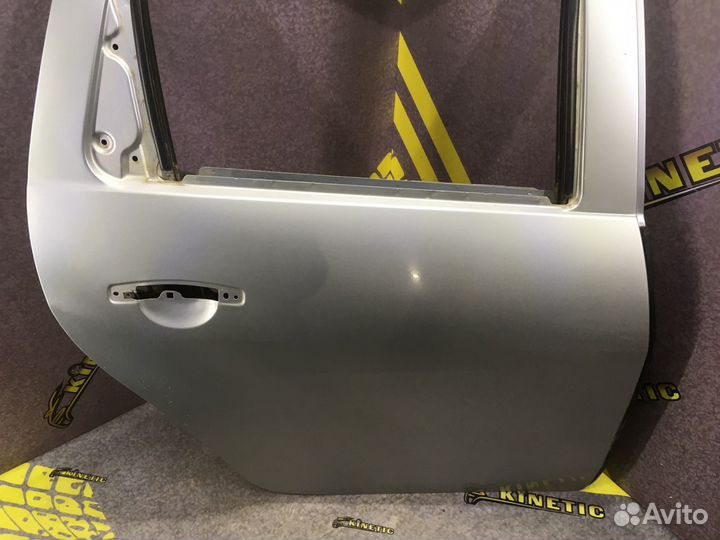 Дверь задняя правая Duster Дастер дорестайлинга