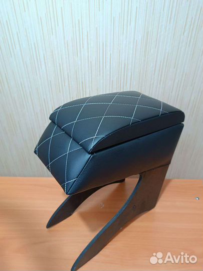 Подлокотник