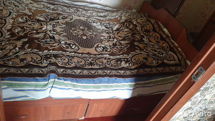 Кровать двухспальная с матрасом