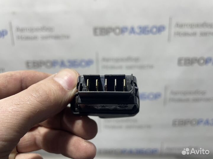 Кнопка стеклоподъемника Nissan Almera (G15) 2013-2018