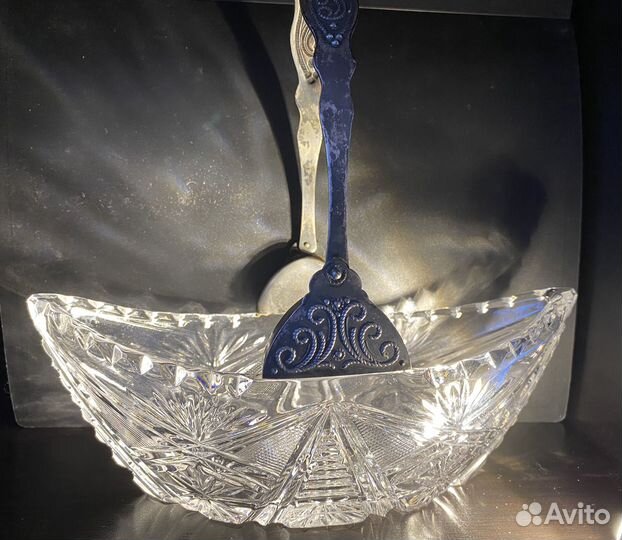 Ладья хрустальная с мельхиоровой ручкой