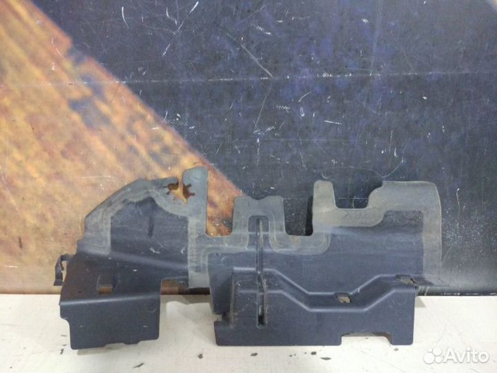 Воздуховод радиатора левый Volkswagen Passat