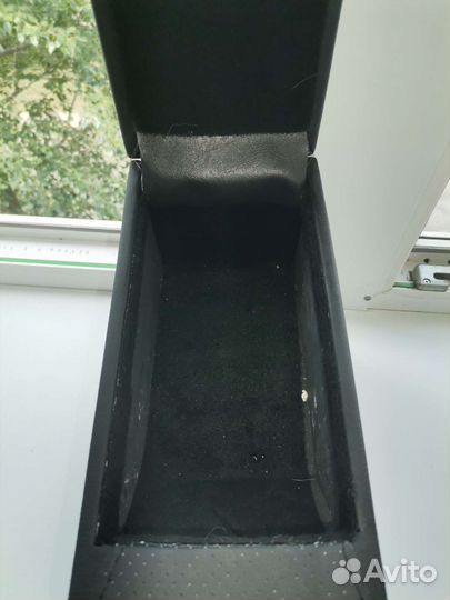 Подлокотник