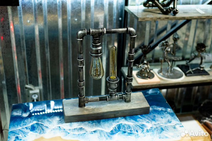 Винтажный светильник с подставкой