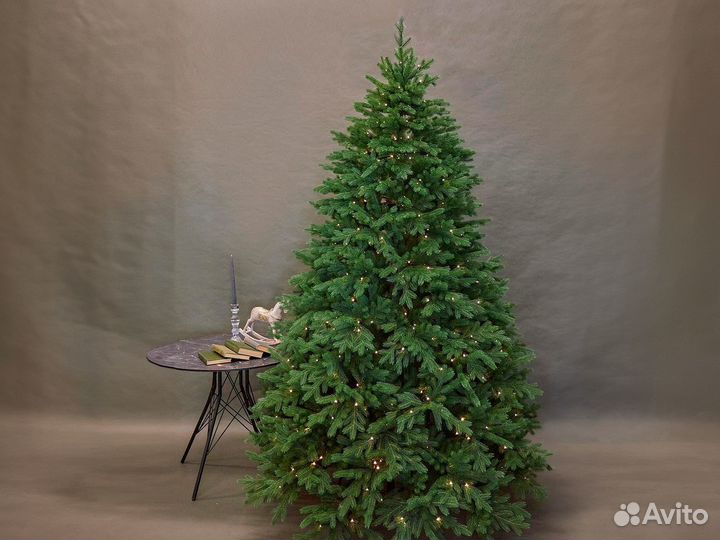 Версальская, ель литая с лампочками