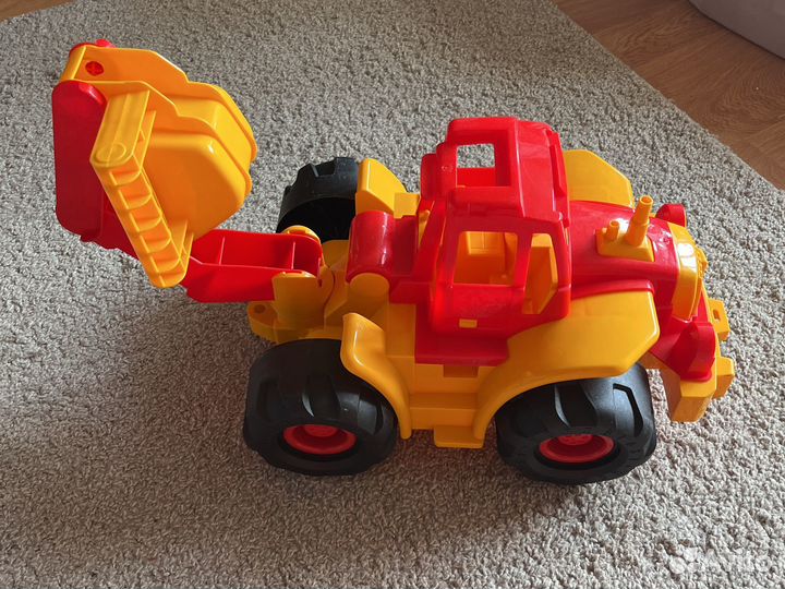 Экскаватор большой