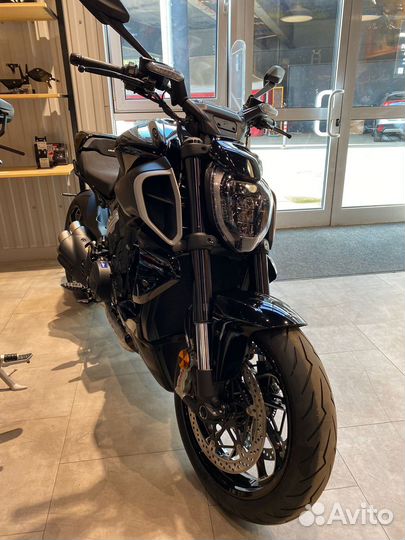 Ducati Diavel V4 2023